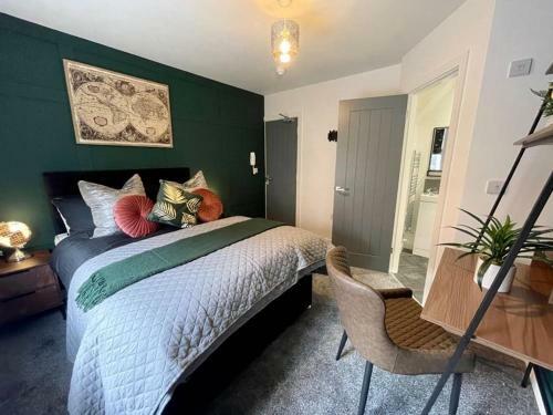 Hostal 5 Bed Home On Birdwell Road - Free Parking
