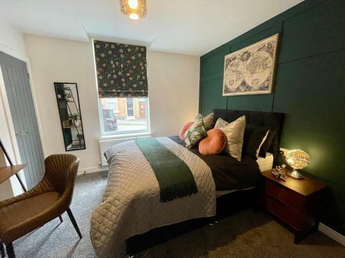 Hostal 5 Bed Home On Birdwell Road - Free Parking