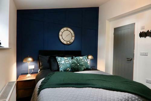 Hostal 5 Bed Home On Birdwell Road - Free Parking