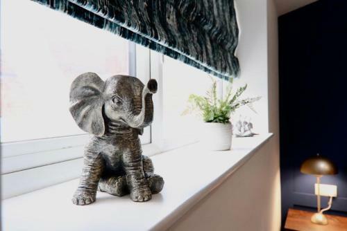 Hostal 5 Bed Home On Birdwell Road - Free Parking