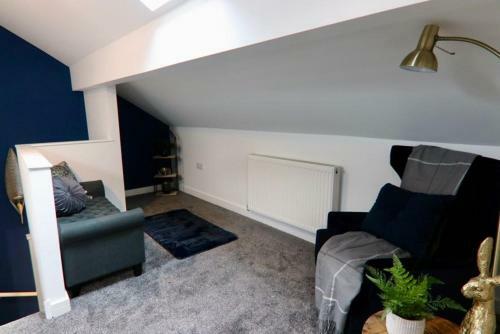Hostal 5 Bed Home On Birdwell Road - Free Parking