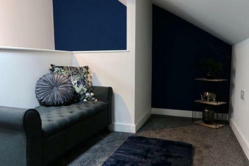 Hostal 5 Bed Home On Birdwell Road - Free Parking