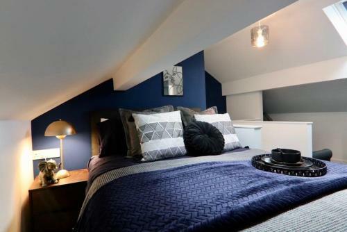 Hostal 5 Bed Home On Birdwell Road - Free Parking