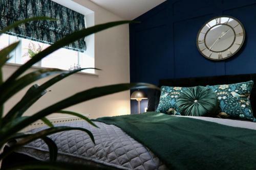 Hostal 5 Bed Home On Birdwell Road - Free Parking