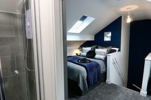 Hostal 5 Bed Home On Birdwell Road - Free Parking