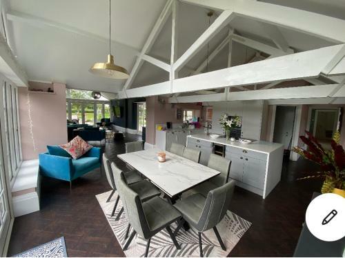 Stone Barton - Luxury Countryside Retreat