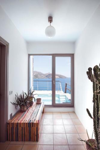 Villa Aiolos: Above The Sea, Within Agios Nikolaos
