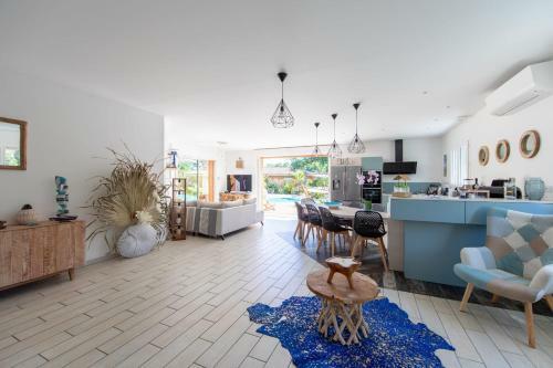 La Villa Du Bassin � Ares