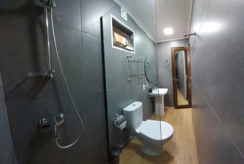 Beachfront 4-bedroom Home In Kaprovani Pine Forest