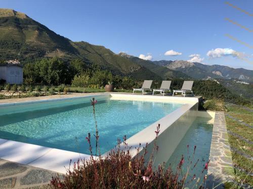 Luxurious Holiday Home In Bagni Di Lucca With Pool