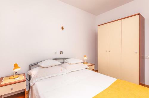 Apartment Mira 2