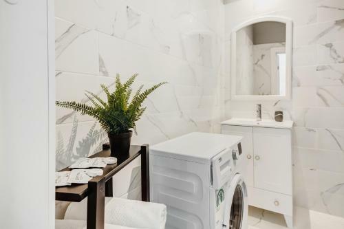 Bright Vilnius Old Town Apartment