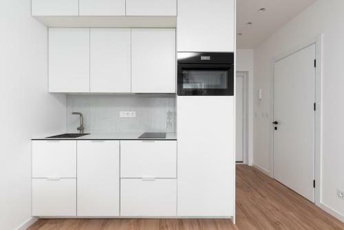 Brand New And Modern 1bdr Apartment