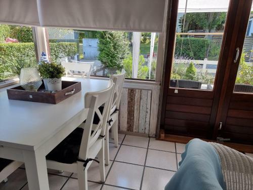 Lazy Cabin Near Hoek Van Holland Beach