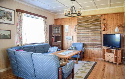 Stunning Home In Fitjar With Wifi And 5 Bedrooms