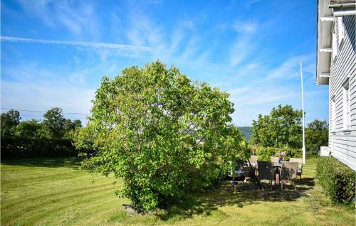 Stunning Home In Fitjar With Wifi And 5 Bedrooms