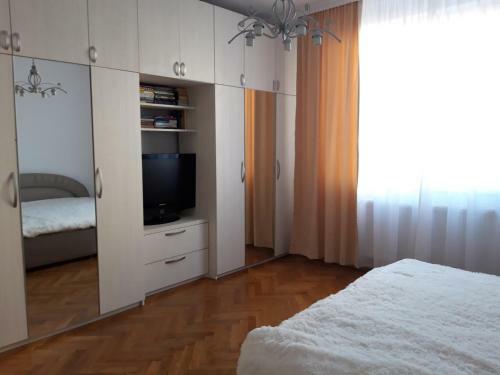 Untold ! Great Apartment Close To Untold!