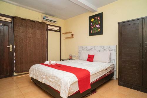 Hotel Reddoorz Near Cyber Mall