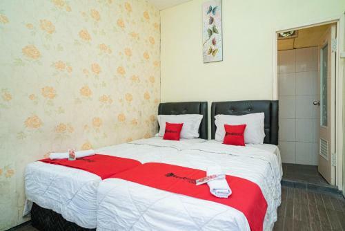 Hotel Reddoorz Near Cyber Mall