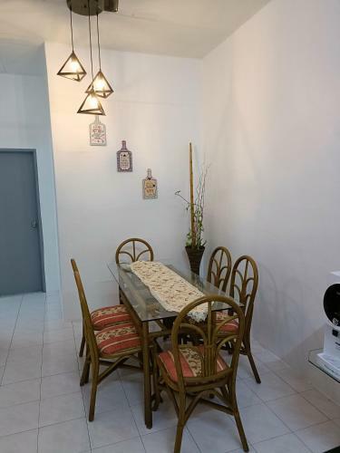 Apartamento Adempuri Homestay