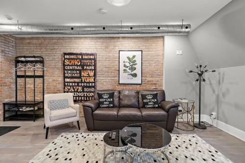 Charming Fresh 3br Apartment On Bishop St