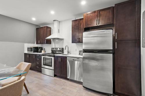 Charming Fresh 3br Apartment On Bishop St