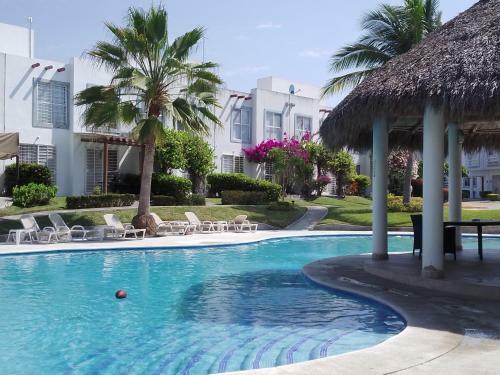 Casa En Coto Privado Con Alberca
