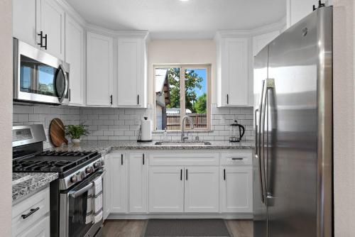 Cozy 2 Bedroom Home In Carmichael