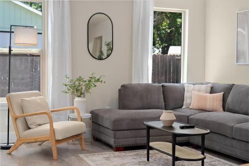 Cozy 2 Bedroom Home In Carmichael