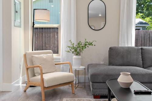 Cozy 2 Bedroom Home In Carmichael