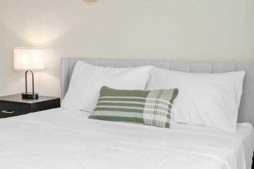 Cozy 2 Bedroom Home In Carmichael