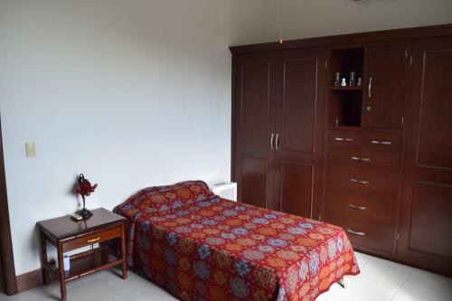 Hostal Room In House - Casa Compartida En Chipinque