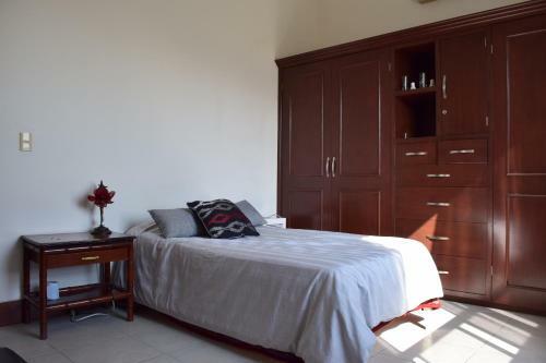 Hostal Room In House - Casa Compartida En Chipinque