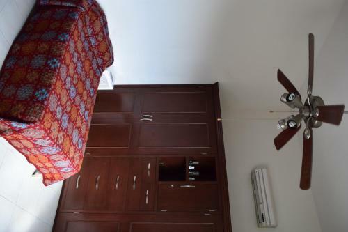 Hostal Room In House - Casa Compartida En Chipinque