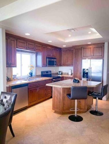 Apartamento Beautiful Beach Front Condo Near Downtown
