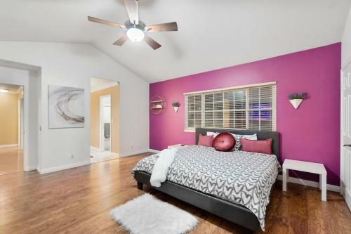 Fun Style! Swimming Pool * Hot Tub * Arcades * Game Room!