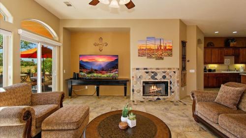 Desert Escape 2 Master Suites In Priv Country Club