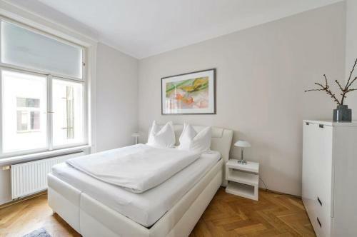 Apartamento Art Nouveau 3 Bedroom 2 Bathroom Flat