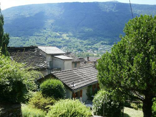 Holiday Home Rustico Casa Laura
