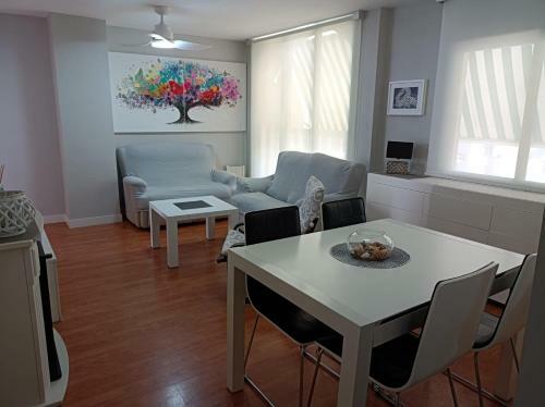 Bonito Apartamento Primera L�nea Playa Con Piscina