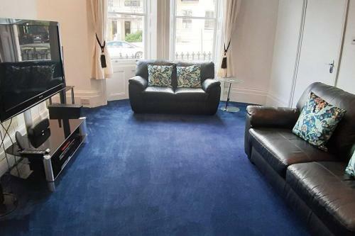 Brighton Beach Villa - 5 Double Bedrooms