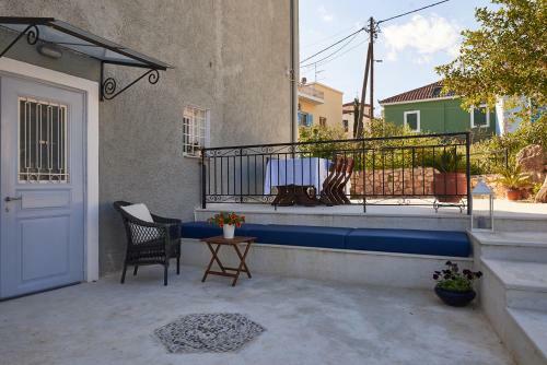 Hostal Galaxidaki 1857 Guesthouse