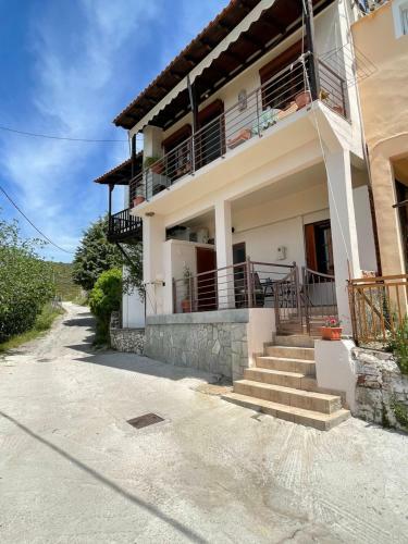 Ioannis (family House)