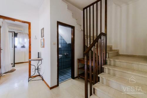 Jasmine 3-bdrm Maisonette, Sea & Pine Tree Views