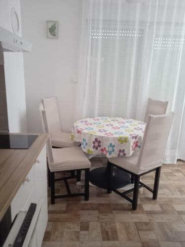 Apartments Jela