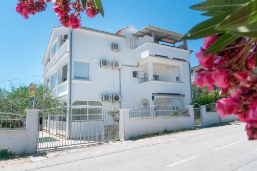 Apartments Bla?evi?