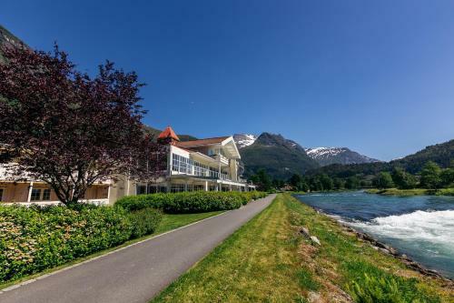 Hotel Loenfjord Loen