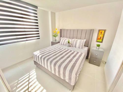 Gorgeous 3 Bedroom Apartment Condo With Balcony