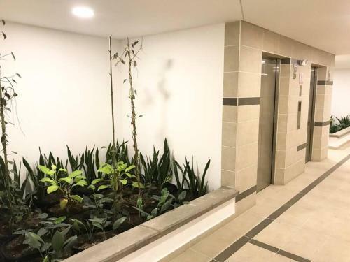 Gorgeous 3 Bedroom Apartment Condo With Balcony