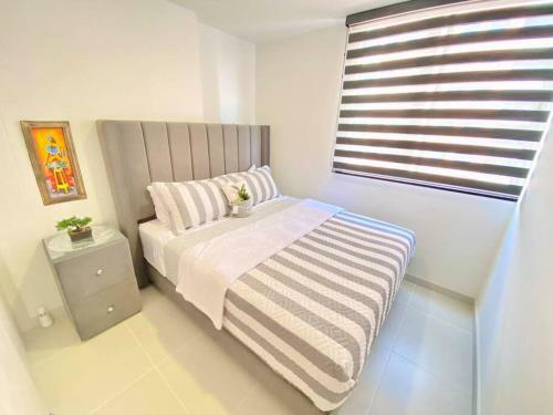 Gorgeous 3 Bedroom Apartment Condo With Balcony